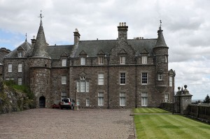 Drummond_castle_edit