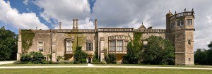800px-Lacock_Abbey_view_from_south